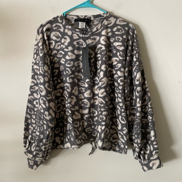 Know.one.cares long sleeve sweatshirt. Ladies, New. Gray with animal print - Picture 1 of 3